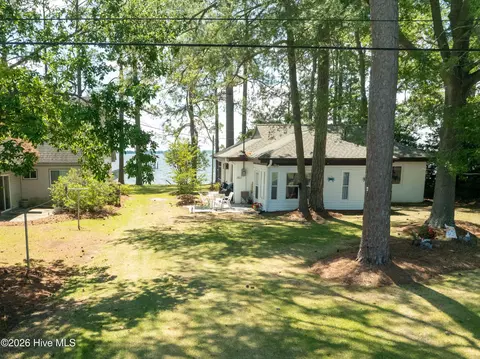 Exterior - 1963 Bayview Rd, Bath, NC 27808 photo 2 of 15