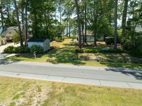 Exterior - 1963 Bayview Rd, Bath, NC 27808 photo 4 of 15