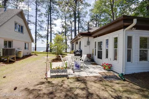Exterior - 1963 Bayview Rd, Bath, NC 27808 photo 3 of 15