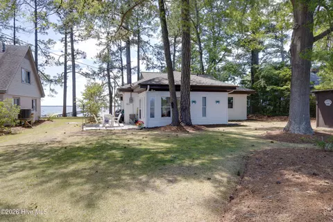 Exterior - 1963 Bayview Rd, Bath, NC 27808 photo 12 of 15