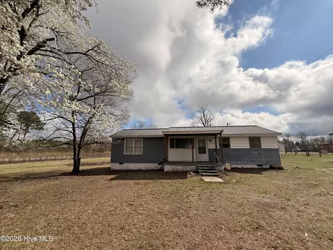 12377 N Carolina 210, Elizabethtown, NC 28337