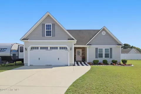 109 Kayak Ct, Swansboro, NC 28584