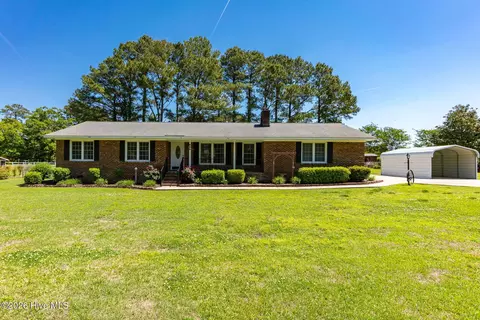 406 Richlands Loop Rd, Richlands, NC 28574