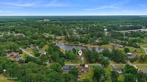 2328 N Lakeview Dr, Newport, NC 28570