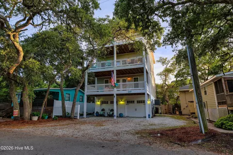 117 Beachwood Dr, Surf City, NC 28445