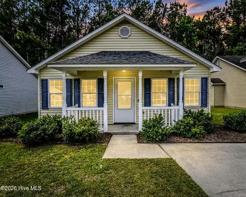 228 Forest Park Dr, New Bern, NC 28562