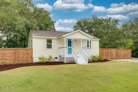 500 Lewis Dr, Carolina Beach, NC 28428