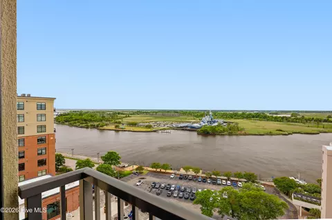 14 Grace St #1213, Wilmington, NC 28401