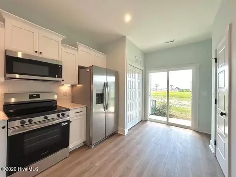 Kitchen - 650 Cedar Point Blvd #G3, Cedar Point, NC 28584 photo 6 of 6