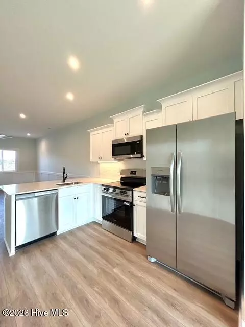Kitchen - 650 Cedar Point Blvd #G3, Cedar Point, NC 28584 photo 3 of 6