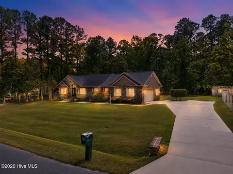 519 Boundaryline Dr NW, Calabash, NC 28467