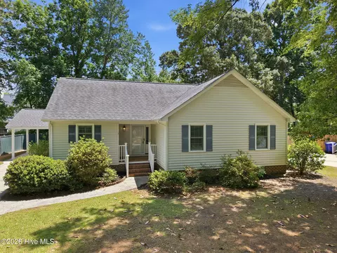 305 Baytree Dr, Greenville, NC 27858