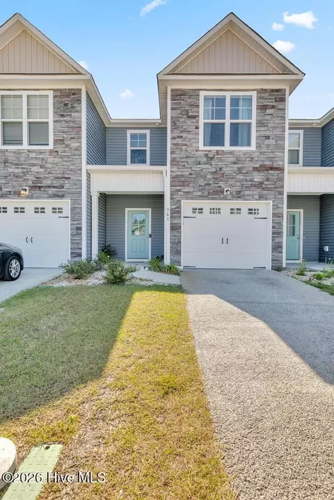 361 S Stingray Ln, Sneads Ferry, NC 28460
