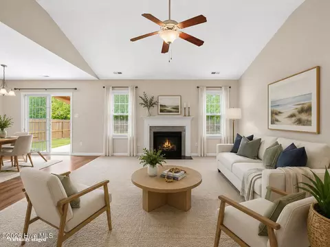 210 Marsh Haven Dr, Sneads Ferry, NC 28460