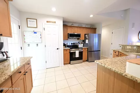 Kitchen - 103 Spanish Moss Ct, Hampstead, NC 28443 photo 3 of 3