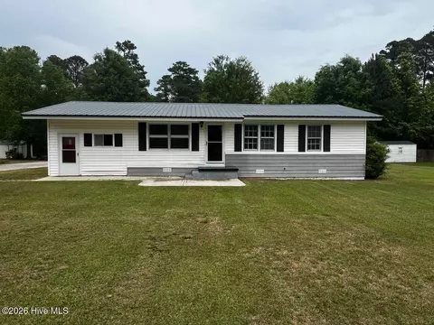 209 Sunset Park Rd, Bladenboro, NC 28320