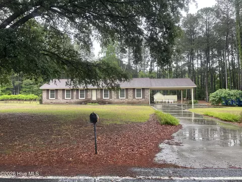 209 Sunset Park Rd, Bladenboro, NC 28320
