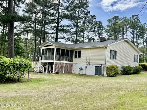 Exterior - 397 Johns Rd, Maxton, NC 28364 photo 3 of 8