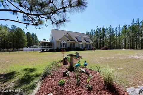 436 Millwork Ln, Aberdeen, NC 28315