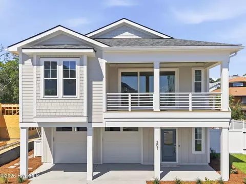 207 Bimini Townes Ln, Carolina Beach, NC 28428