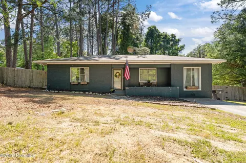 580 W Maine Ave, Southern Pines, NC 28387