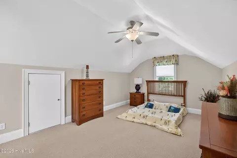 Bedroom - 305 Pecan Ct, Hampstead, NC 28443 photo 9 of 10