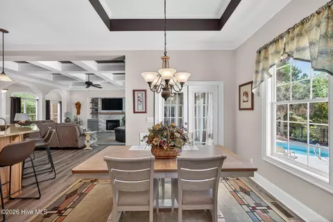 Dining - 305 Pecan Ct, Hampstead, NC 28443 photo 2 of 4