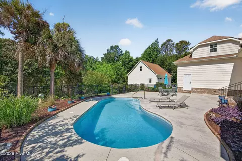 Exterior - 305 Pecan Ct, Hampstead, NC 28443 photo 15 of 23