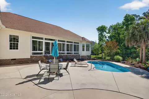 Exterior - 305 Pecan Ct, Hampstead, NC 28443 photo 13 of 23