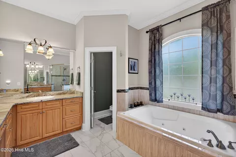 Bath - 305 Pecan Ct, Hampstead, NC 28443 photo 2 of 3