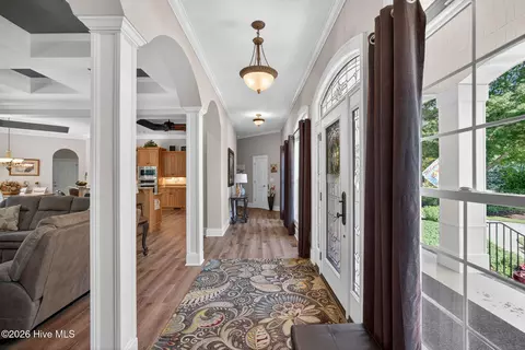 Entry Way - 305 Pecan Ct, Hampstead, NC 28443 photo 2 of 2