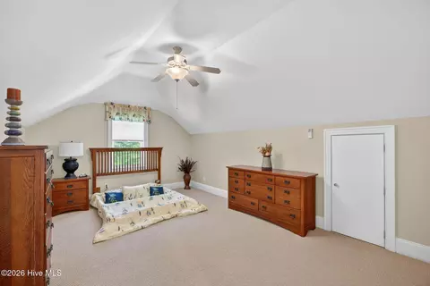 Bedroom - 305 Pecan Ct, Hampstead, NC 28443 photo 8 of 10