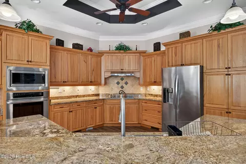 Kitchen - 305 Pecan Ct, Hampstead, NC 28443 photo 4 of 4