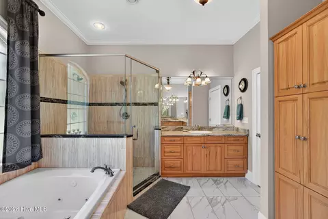 Bath - 305 Pecan Ct, Hampstead, NC 28443 photo 3 of 3