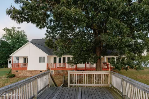 Exterior - 674 Brooks Rd, Bath, NC 27808 photo 5 of 19