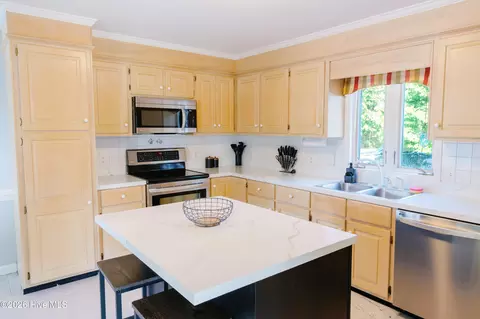 Kitchen - 674 Brooks Rd, Bath, NC 27808 photo 2 of 3