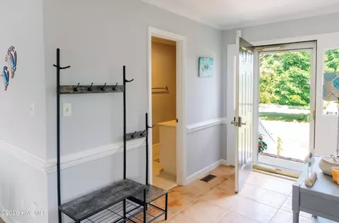Entry Way - 674 Brooks Rd, Bath, NC 27808 photo 1 of 1
