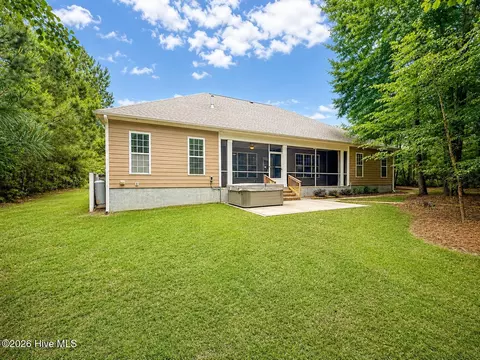 Exterior - 39 Excalibur Pt, Hampstead, NC 28443 photo 9 of 10