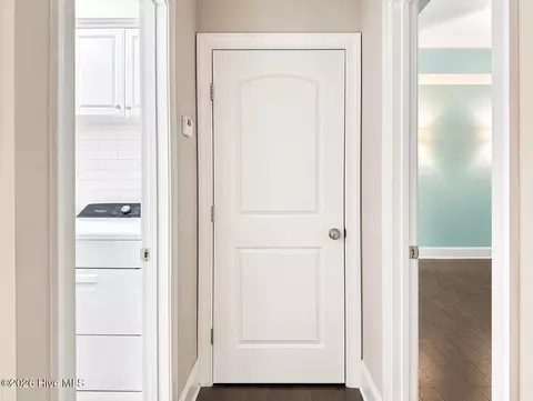 Entry Way - 39 Excalibur Pt, Hampstead, NC 28443 photo 3 of 7