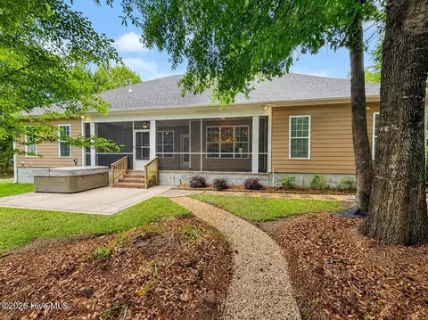 Exterior - 39 Excalibur Pt, Hampstead, NC 28443 photo 3 of 10