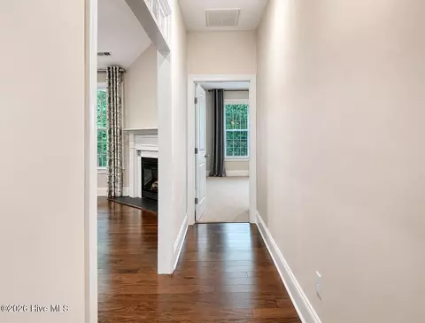 Entry Way - 39 Excalibur Pt, Hampstead, NC 28443 photo 6 of 7
