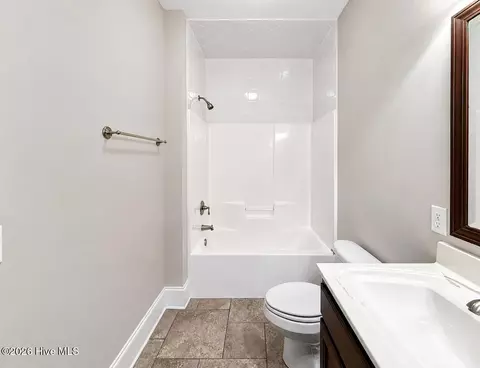 Bath - 39 Excalibur Pt, Hampstead, NC 28443 photo 5 of 6