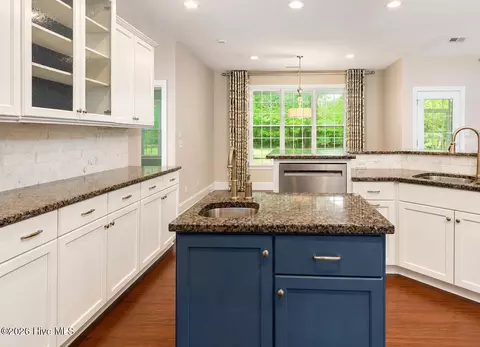 Kitchen - 39 Excalibur Pt, Hampstead, NC 28443 photo 2 of 5