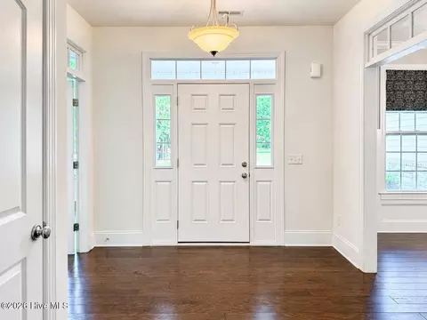Entry Way - 39 Excalibur Pt, Hampstead, NC 28443 photo 1 of 7