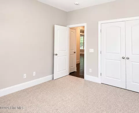 Bedroom - 39 Excalibur Pt, Hampstead, NC 28443 photo 6 of 9