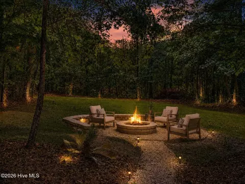 Exterior - 39 Excalibur Pt, Hampstead, NC 28443 photo 6 of 10