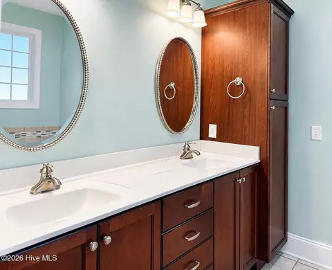 Bath - 39 Excalibur Pt, Hampstead, NC 28443 photo 1 of 6