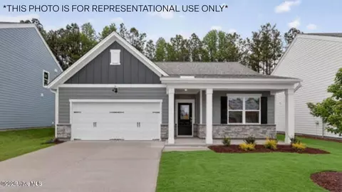 1090 Aviator Ln, Ayden, NC 28513