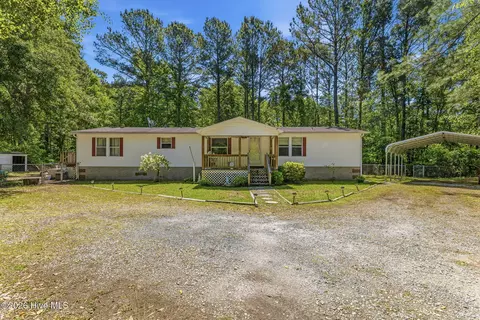 153 Tar Landing Rd, Holly Ridge, NC 28445
