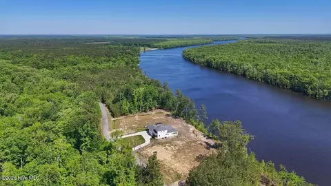 206 Riversedge Dr, Winton, NC 27986